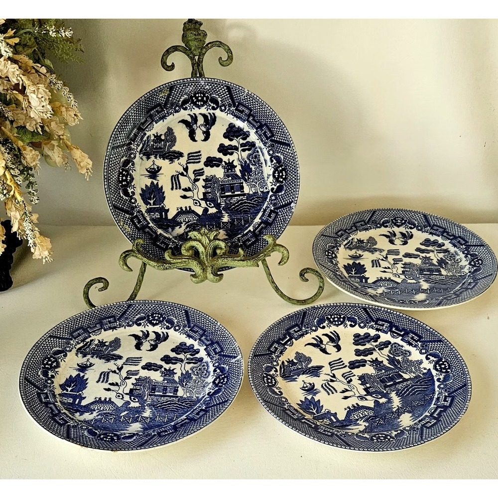 Vintage Dark Blue Willow 9" Dinner Plates Matching Set of 4 Made in Japan